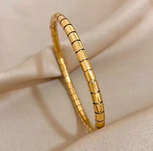 18K Gold Plated Angel Bangle - DressAtR LLC