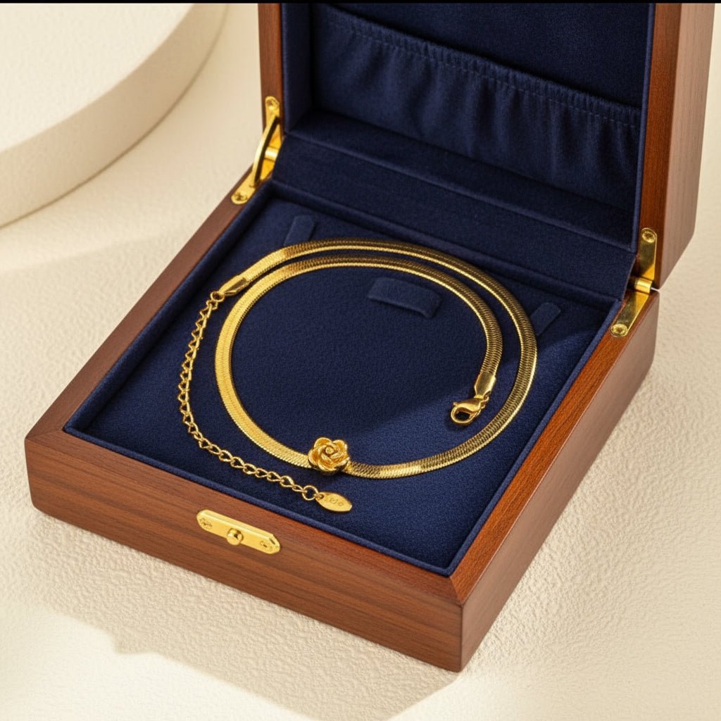 18K Gold Plated Elegant Necklace With a Flower - DressAtR LLC