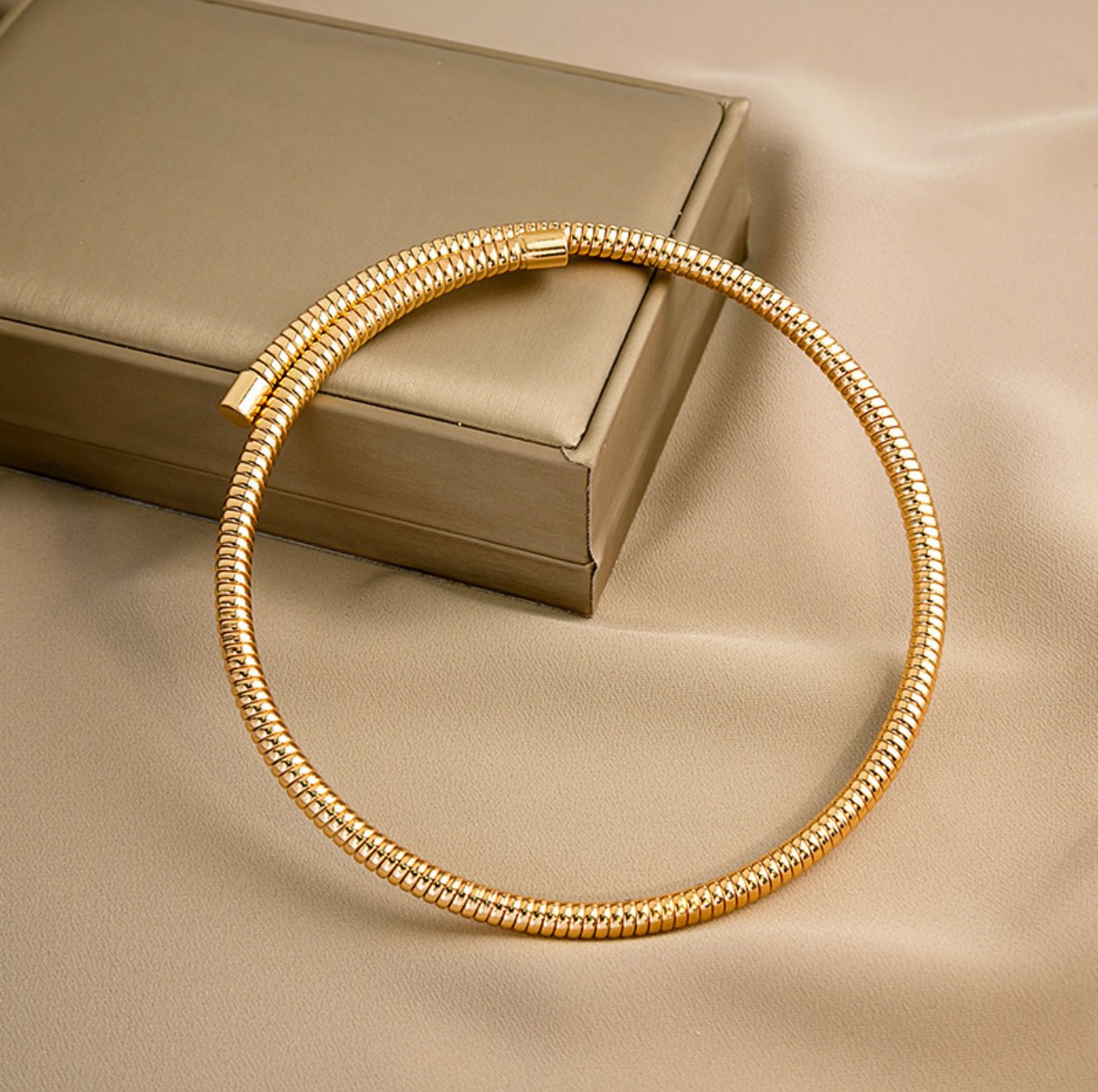 18K Gold Plated Opn Necklace - DressAtR LLC