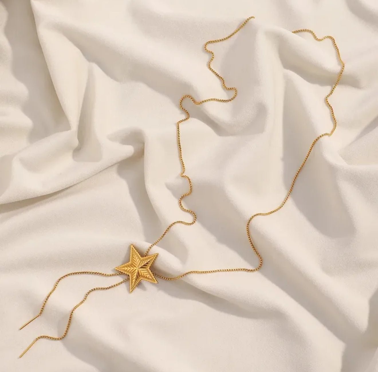 18K Gold Plated Star Pull - Out Necklace - DressAtR LLC