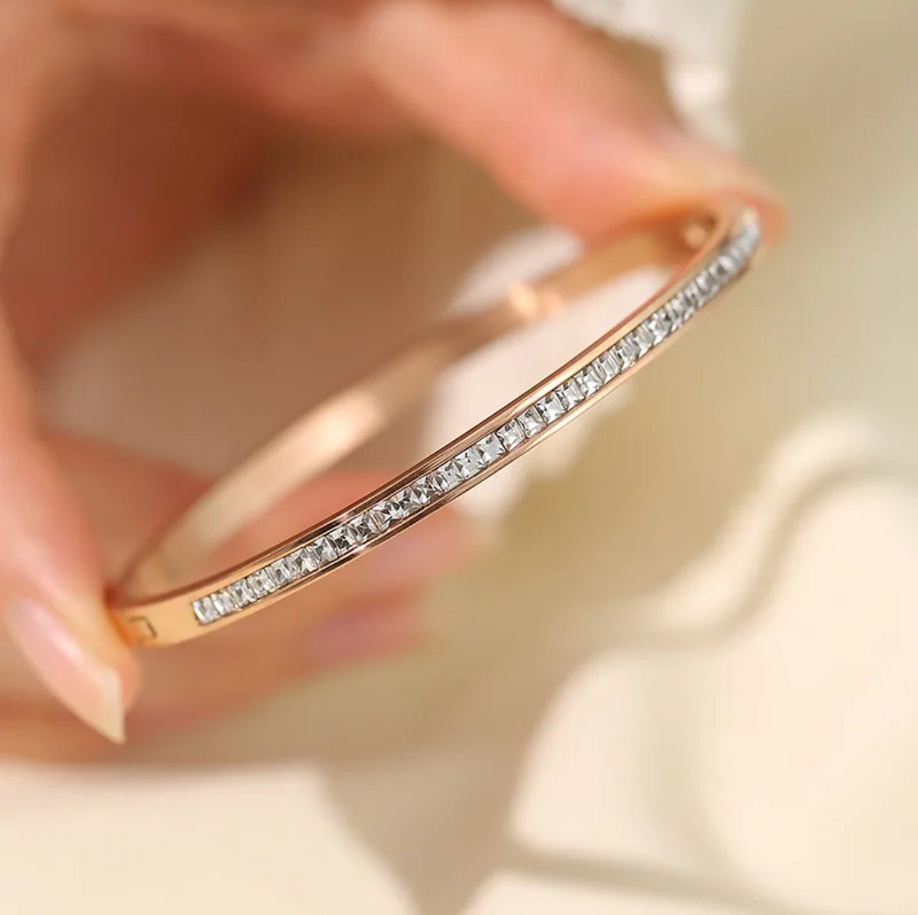 18K Gold Plated Zircon Round Retro Bangle - DressAtR LLC